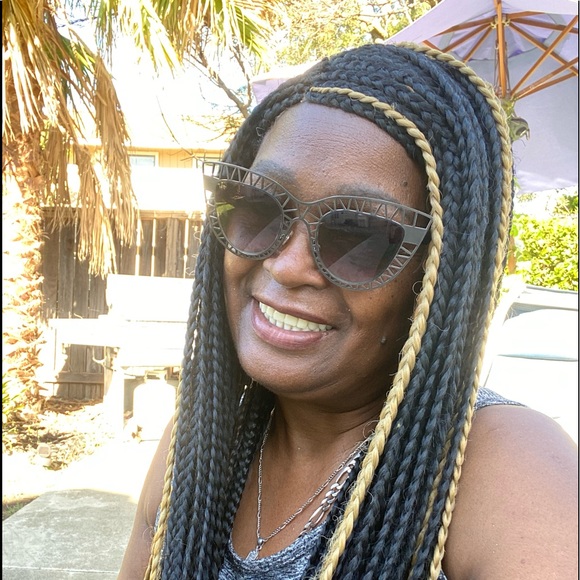 Meet your Posher, Robin - Picture 3 of 6